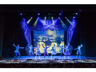 The Russian National Ballet Kostroma gave the first concert in Kirov.