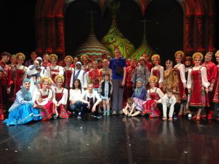 The fosterlings of Mother Theresas Sisters Society came to see The Russian National Dance Show Ko